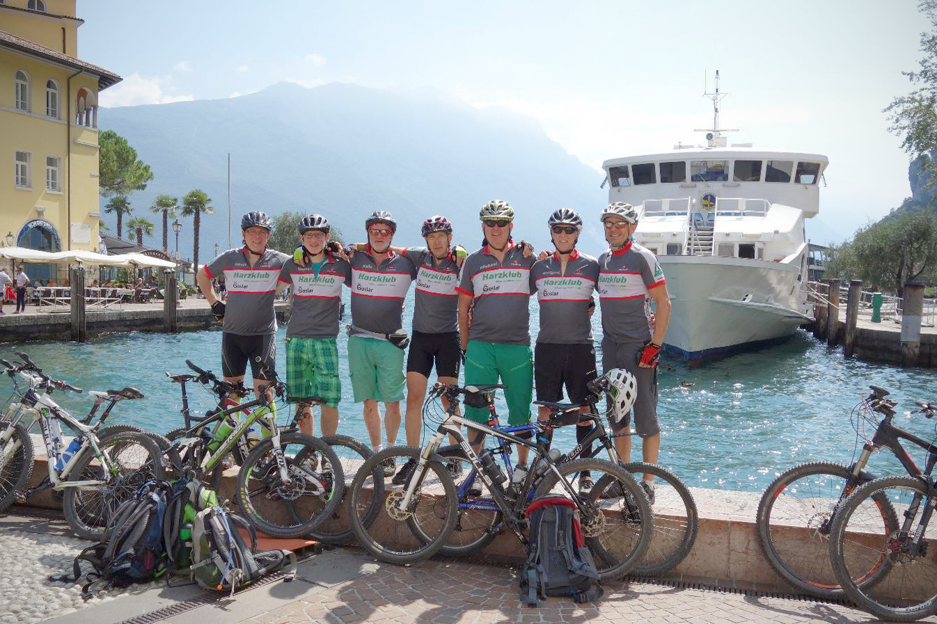 Alpencross am Ziel Gardasee